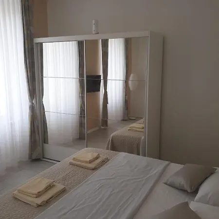 - Centar, Stari Grad-old Town Apartment Porec