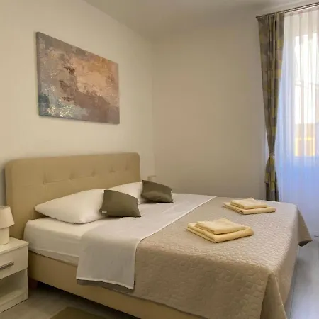 - Centar, Stari Grad-old Town Daire *